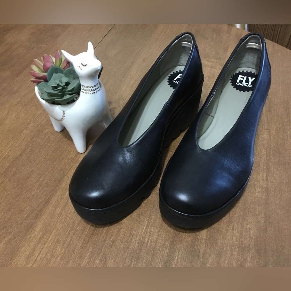 FLY London Women's Black Leather Loafers Size 38 (7.5-8)